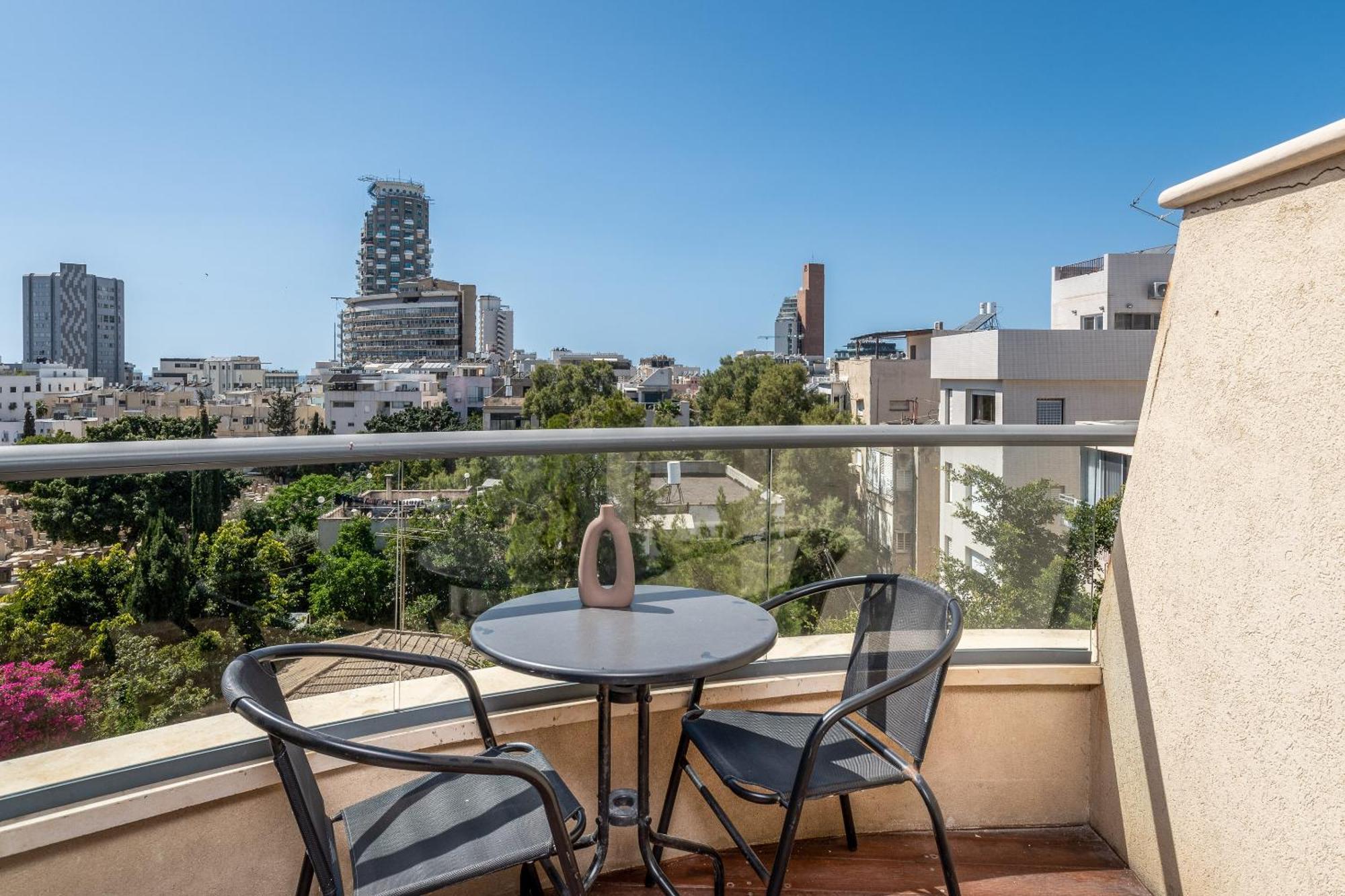 Modern & Sunny 1 Bdr W Balcony And Parking Apartman Tel-Aviv Kültér fotó