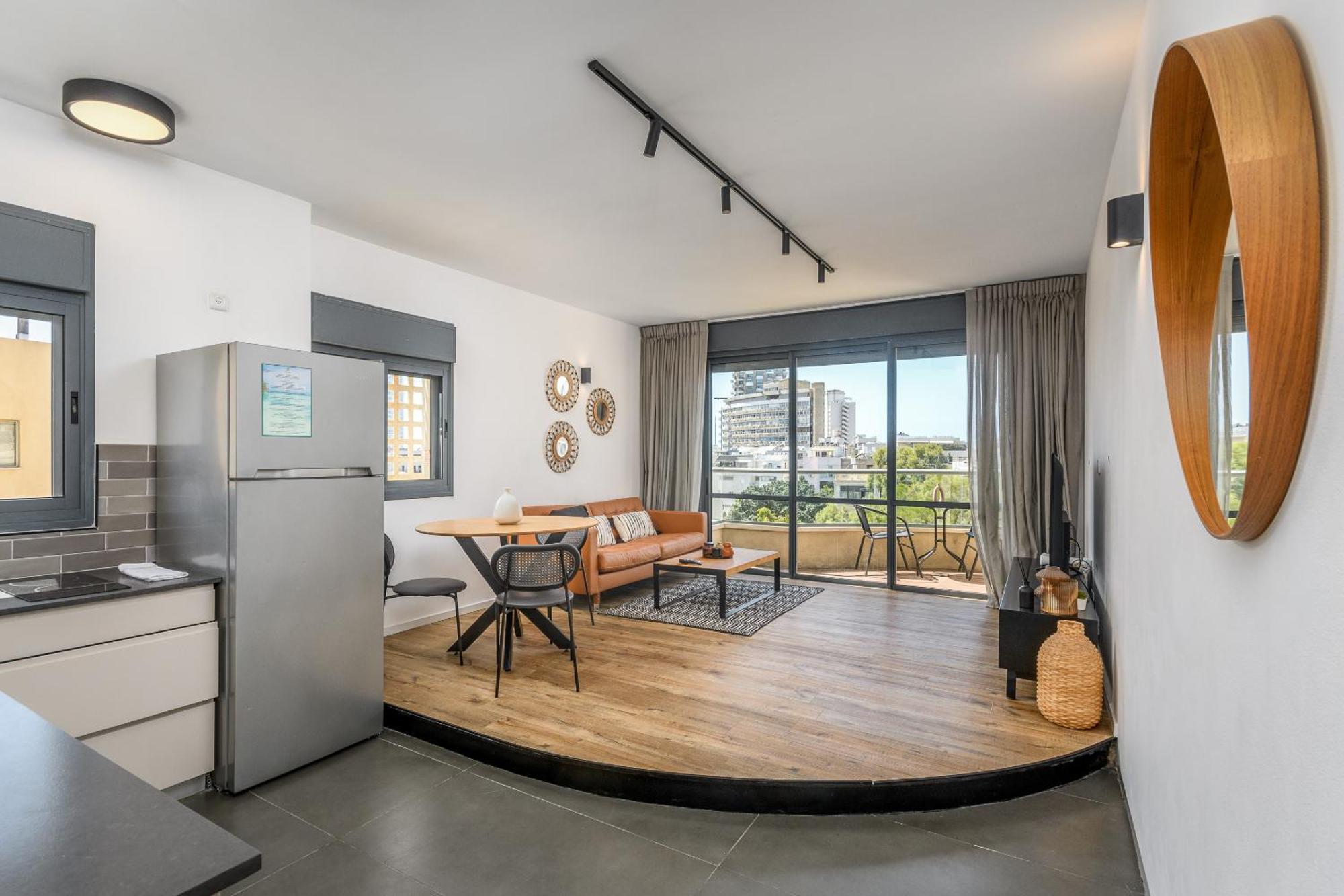 Modern & Sunny 1 Bdr W Balcony And Parking Apartman Tel-Aviv Kültér fotó