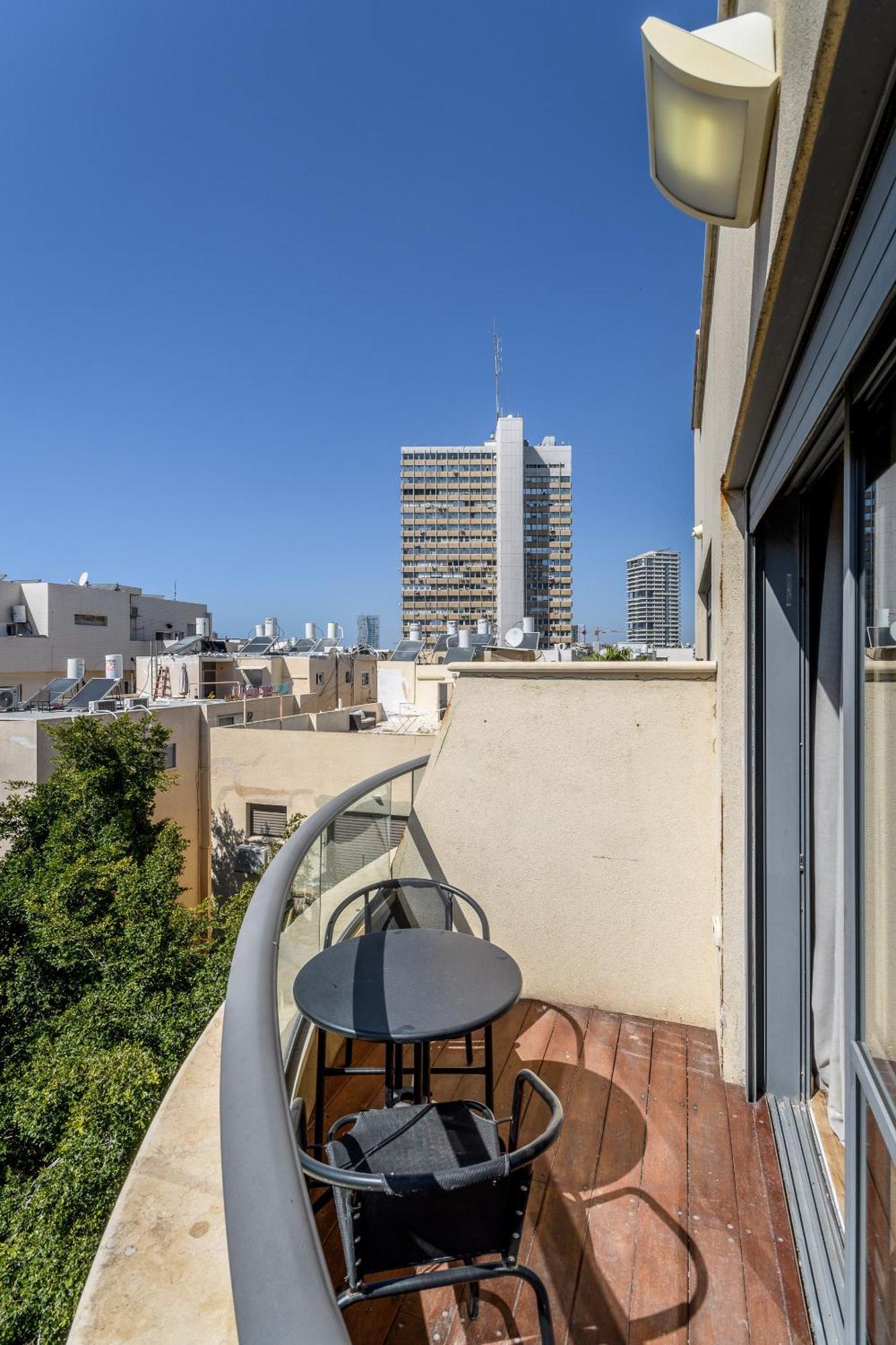 Modern & Sunny 1 Bdr W Balcony And Parking Apartman Tel-Aviv Kültér fotó